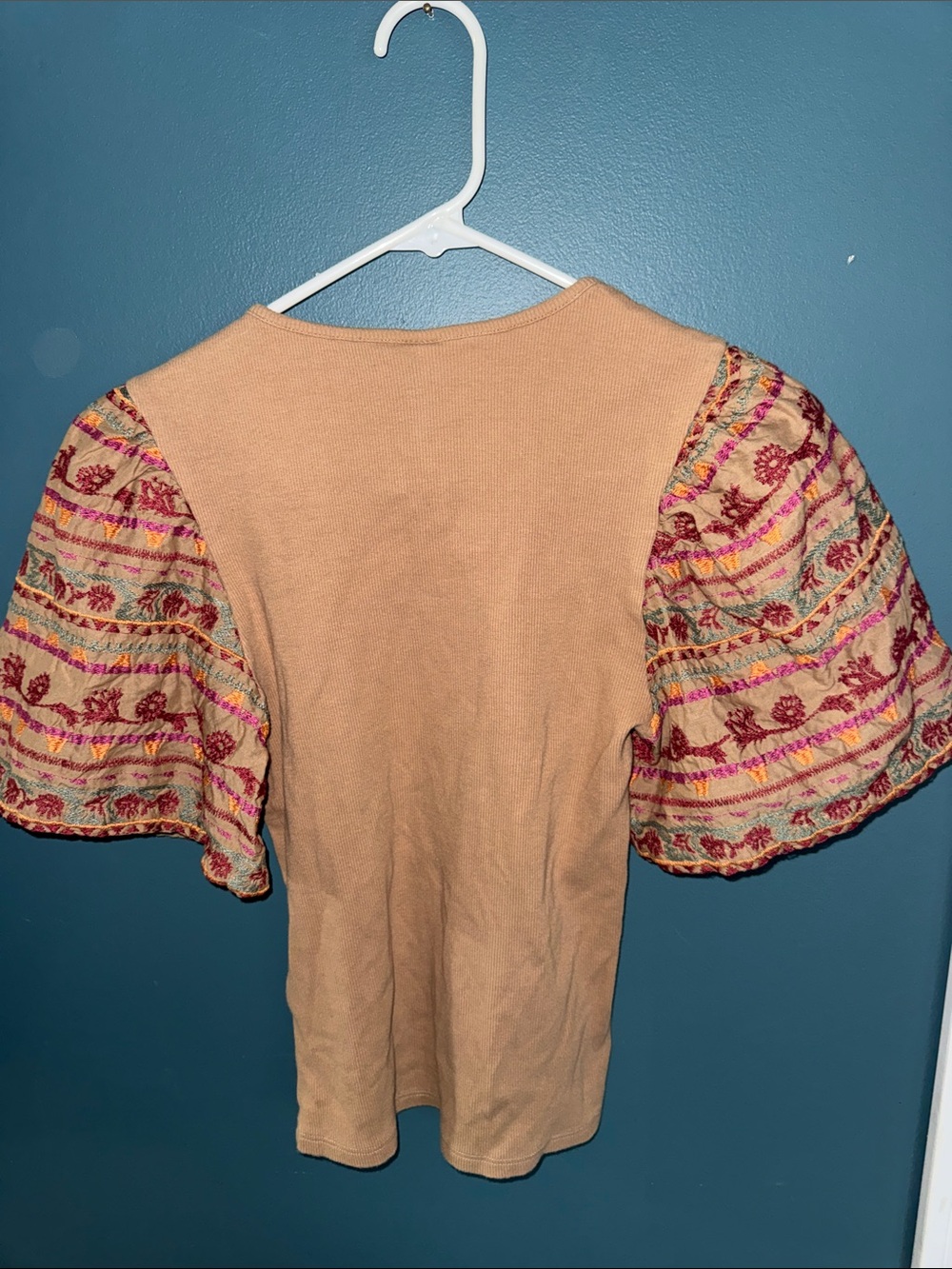 dolan Tan Knit Top with Embroidered Puff Sleeves - Picture 4 of 4